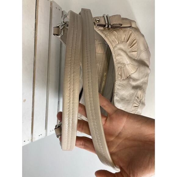 COACH 16504 LARGE SIGNATURE PRINT BONE COLOR SHOULDER BAG - Picture 10 of 16